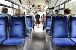 Motivos pelos que muitos autocarros continuam sem levar sistemas de retenção infantil