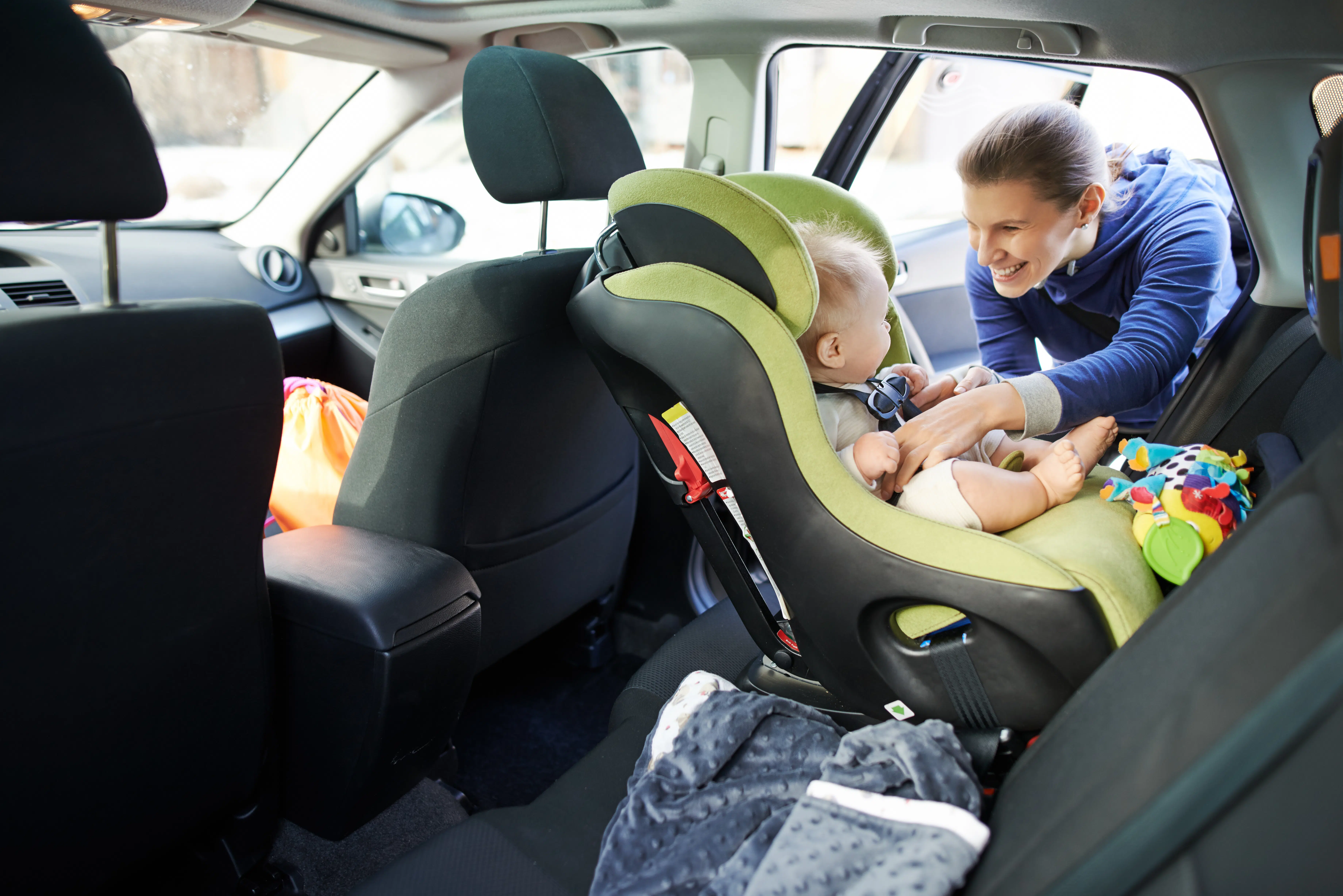 Colocação do ovo no carro: Banco da frente ou banco de trás? - Mulher,  Filha e Mãe