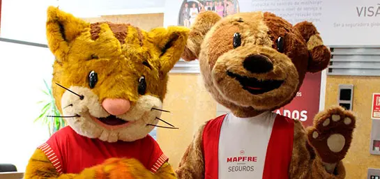 Os colaboradores da MAPFRE receberam a visita do Arrisca e da Petisca no Edifício Sede