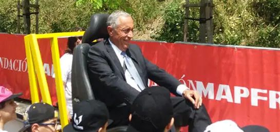 Marcelo Rebelo de Sousa experimenta simulador de embate da Fundação MAPFRE!