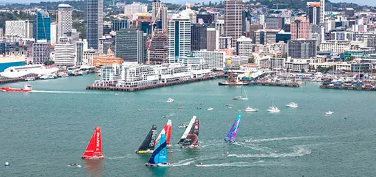 Barco MAPFRE liderou na saída de Auckland e enfrenta condições duras no início da etapa 7